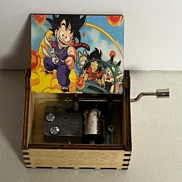 Dragonball Z Goku Wooden Hand Crank Music Box Musical Anime New - Picture 1 of 10